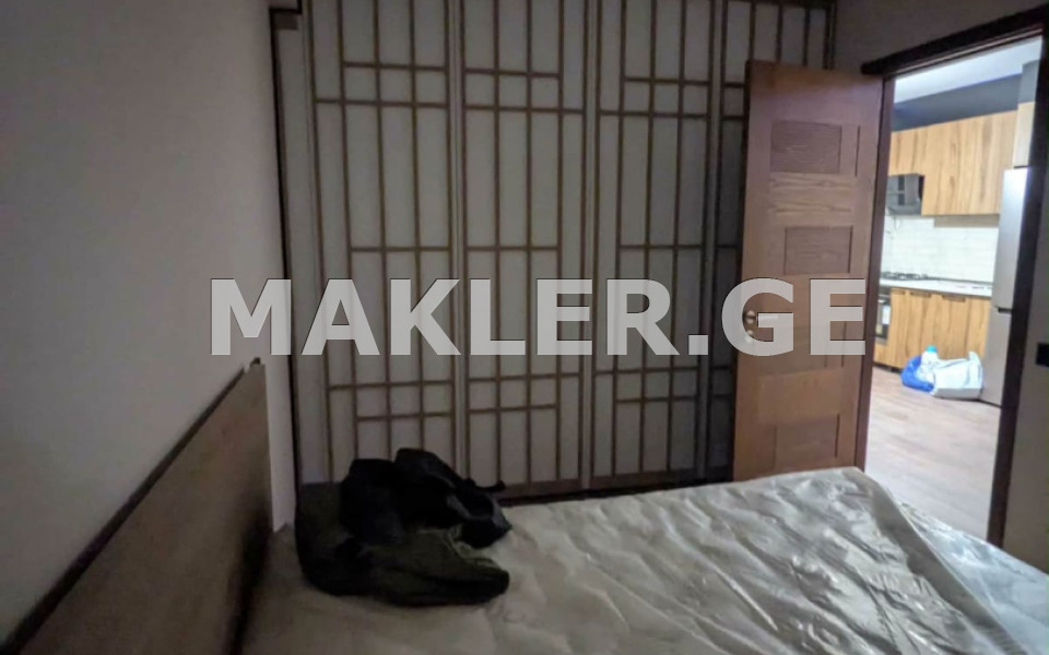  იყიდება 2 ოთახიანი  ბინა ისანში  ბერი გაბრიელ სალოსის გამზირზე 