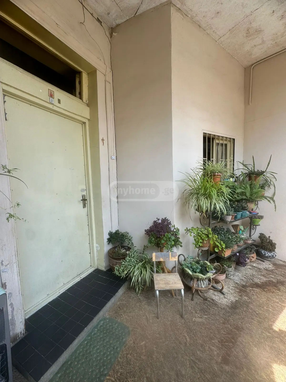  For Sale 3 room  Apartment in Sololaki dist. (Old Tbilisi)  in K. Apkhazi st. 