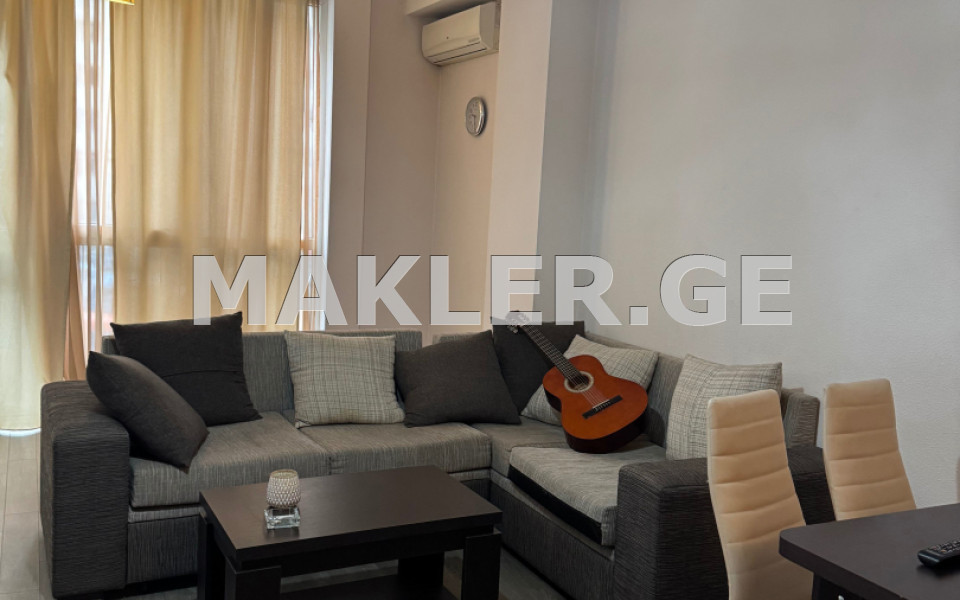  იყიდება 2 ოთახიანი  ბინა საბურთალოზე  სულხან ცინცაძის ქუჩაზე 