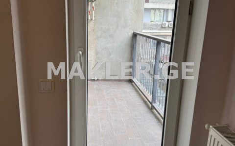  იყიდება 2 ოთახიანი  ბინა საბურთალოზე  სულხან ცინცაძის ქუჩაზე 