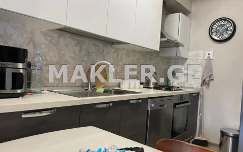  For Sale 4 room  Apartment in Saburtalo dist.  in Tamarashvili st. 