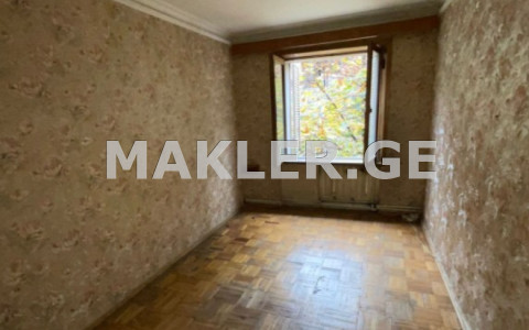  Продается 4 комнатная  Квартира в Сабуртало  на ул. Бахтриони 