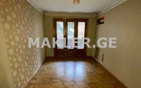  Продается 4 комнатная  Квартира в Сабуртало  на ул. Бахтриони 