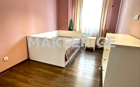  Продается 3 комнатная  Квартира в Сабуртало  на ул. Ана Политковская 