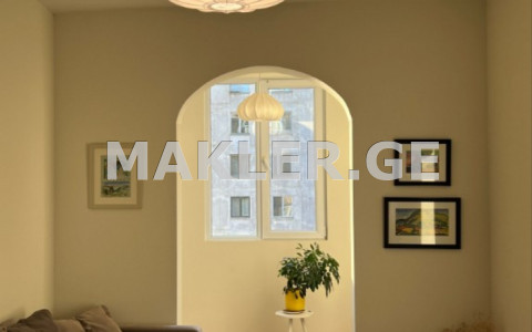  იყიდება 2 ოთახიანი  ბინა ნუცუბიძის პლატოზე