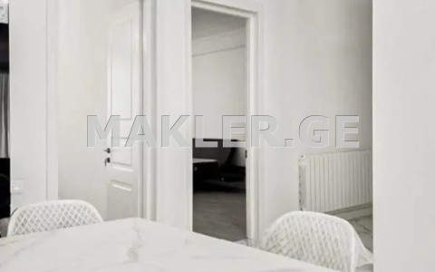  Сдаётся 3 комнатная  Квартира в Ваке  на ул. Палиашвили 