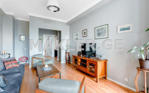  Сдаётся 3 комнатная  Квартира в Ваке  на ул. Кутателадзе 