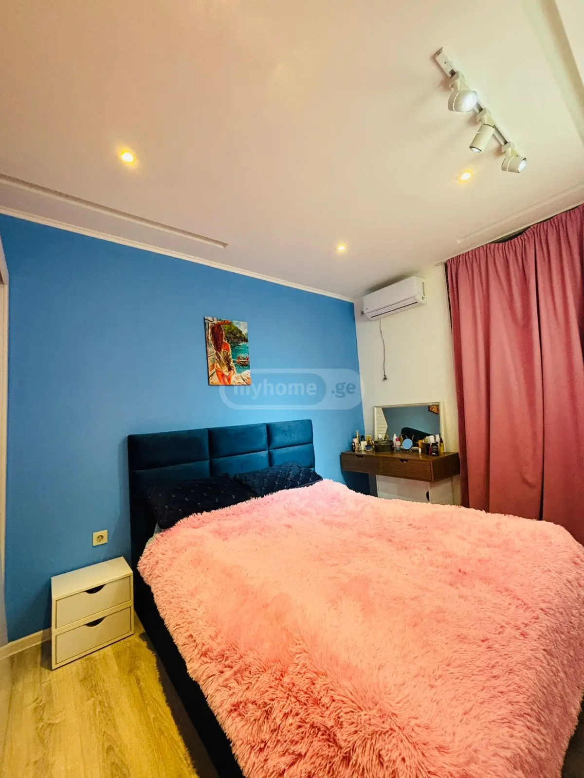  ქირავდება 2 ოთახიანი  ბინა საბურთალოზე  ჭაბუა ამირეჯიბის გზატკეცილი 