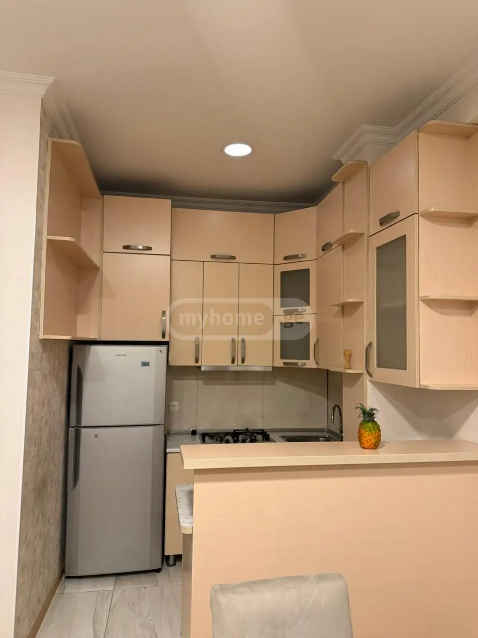  იყიდება 3 ოთახიანი  ბინა ისანში  ნავთლუღის ქუჩაზე 