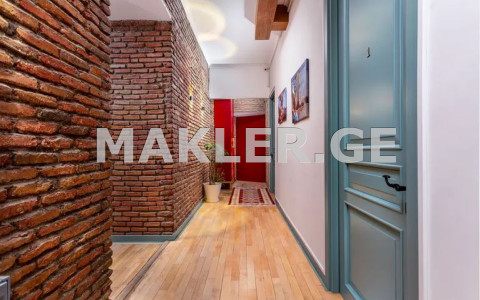  For Sale 214 m² space Commercial space in Sololaki dist. (Old Tbilisi)  in L. Asatiani st. 
