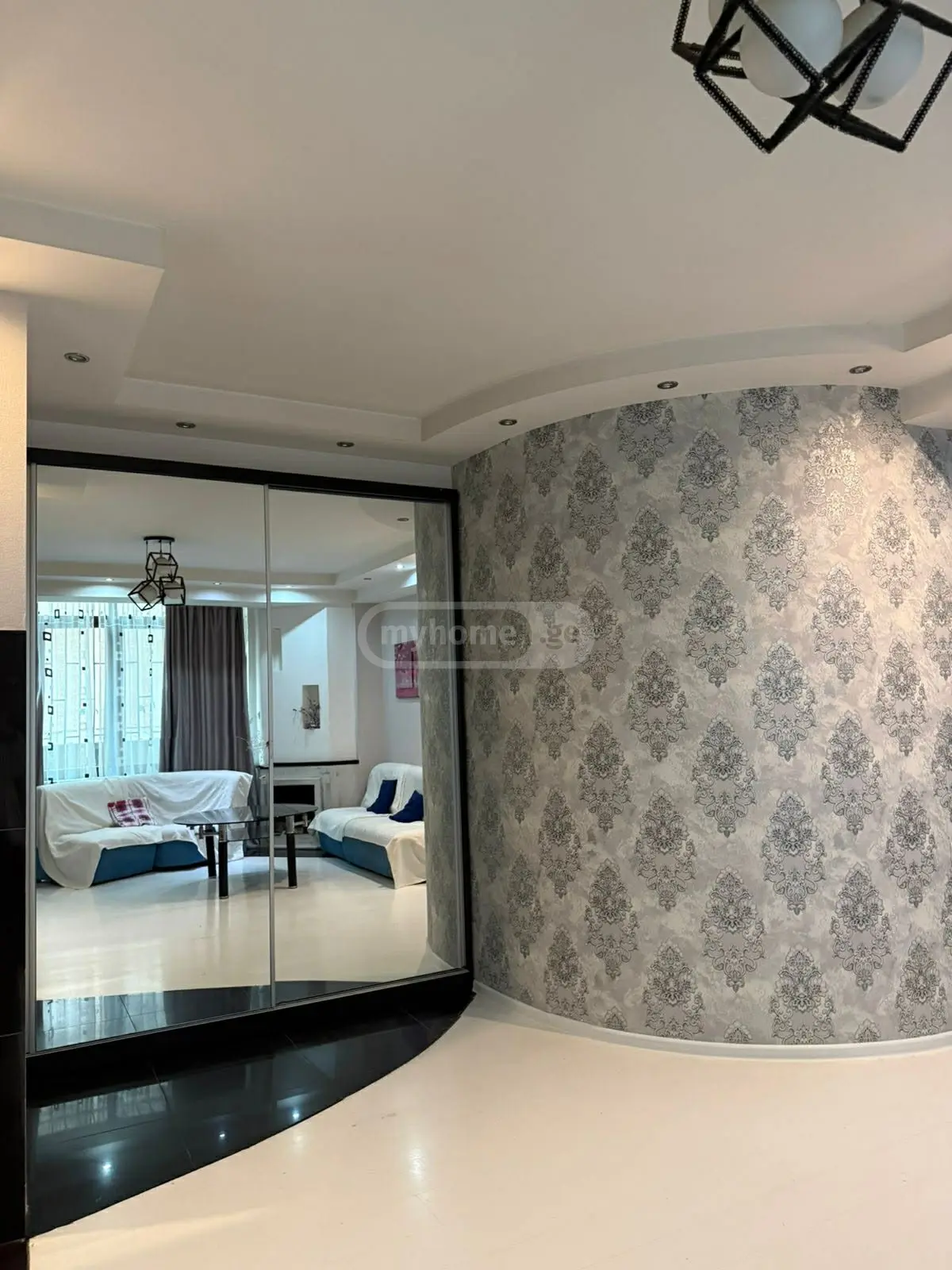  Сдаётся 3 комнатная  Квартира в Сабуртало  Улица Святого Мученика Василиско 