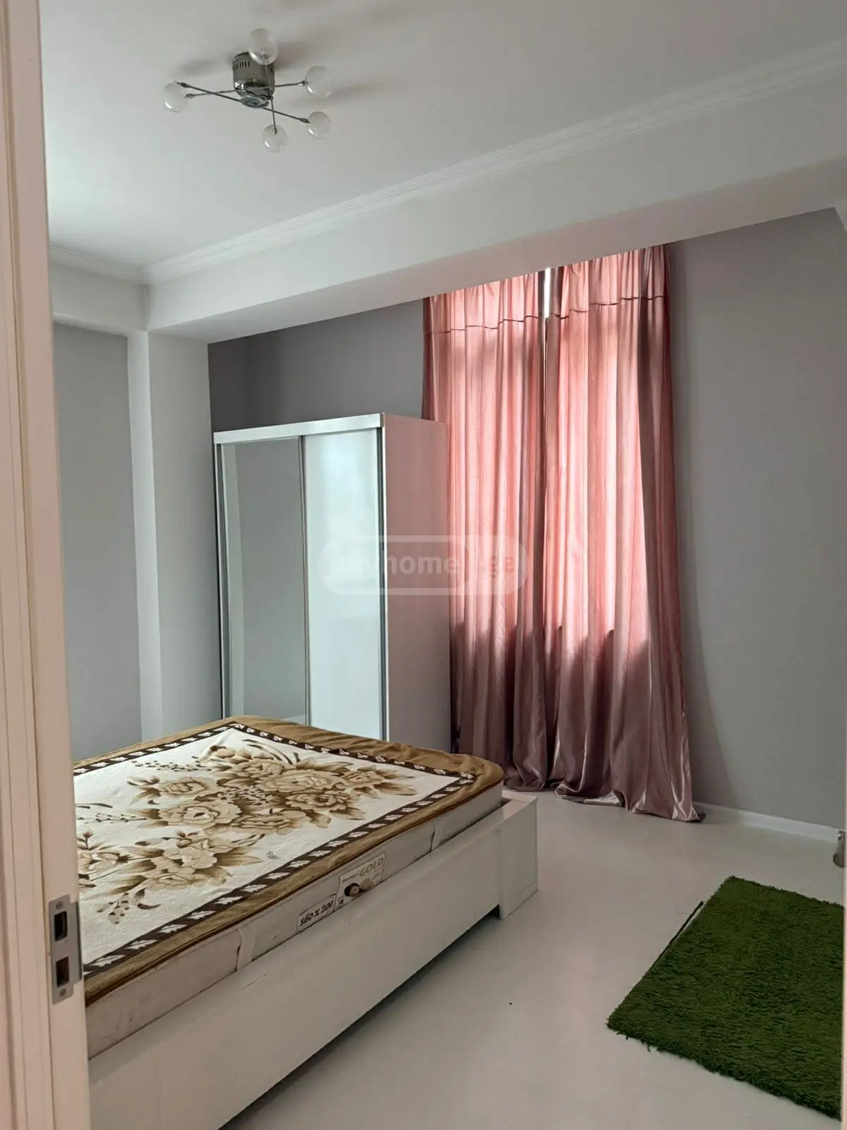  Сдаётся 3 комнатная  Квартира в Сабуртало  Улица Святого Мученика Василиско 