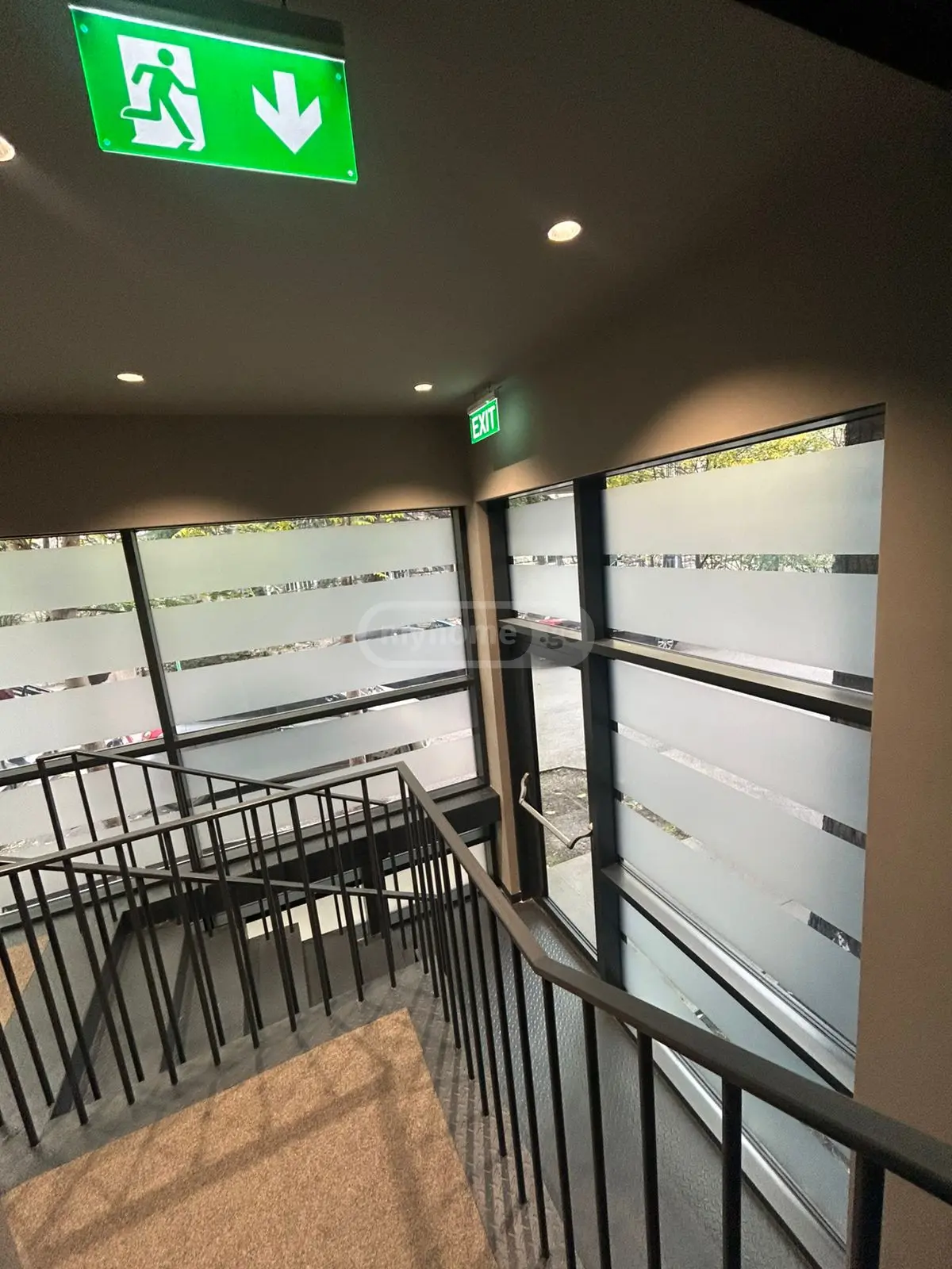  ქირავდება 246 m² ფართობის კომერციული ფართი ვაკეში  ძმები კიკნაველიძეების ქუჩაზე 