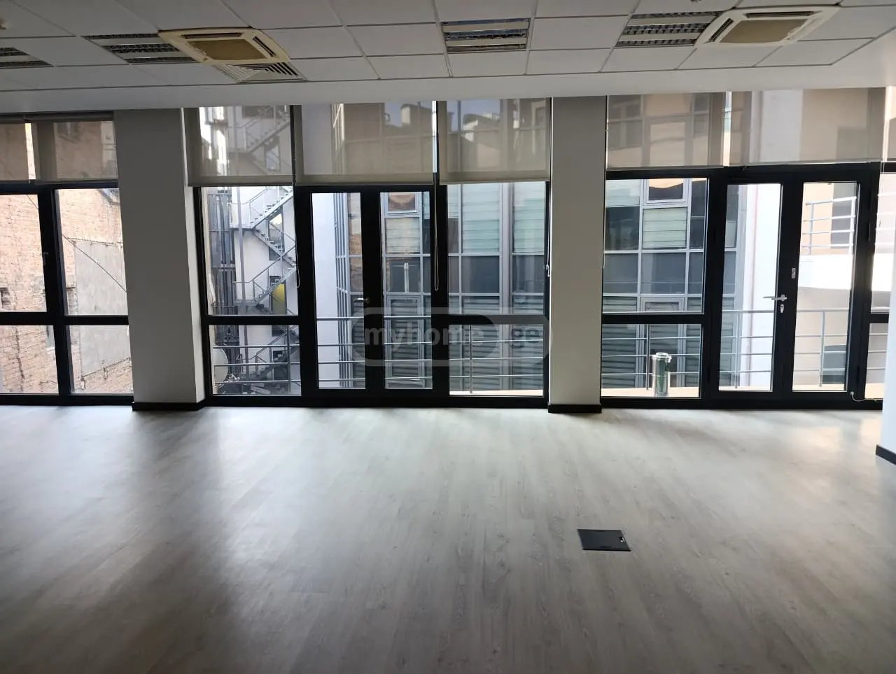  Kiralık 548 m²  Büro & Ofis in Sololaki dist. (Old Tbilisi)  in Tabidze st. 