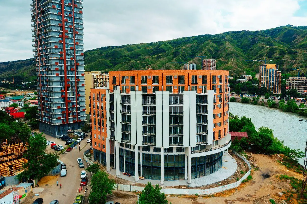  Продается 4 комнатная  Квартира в Ортачале  на ул. Артура Лаиста 