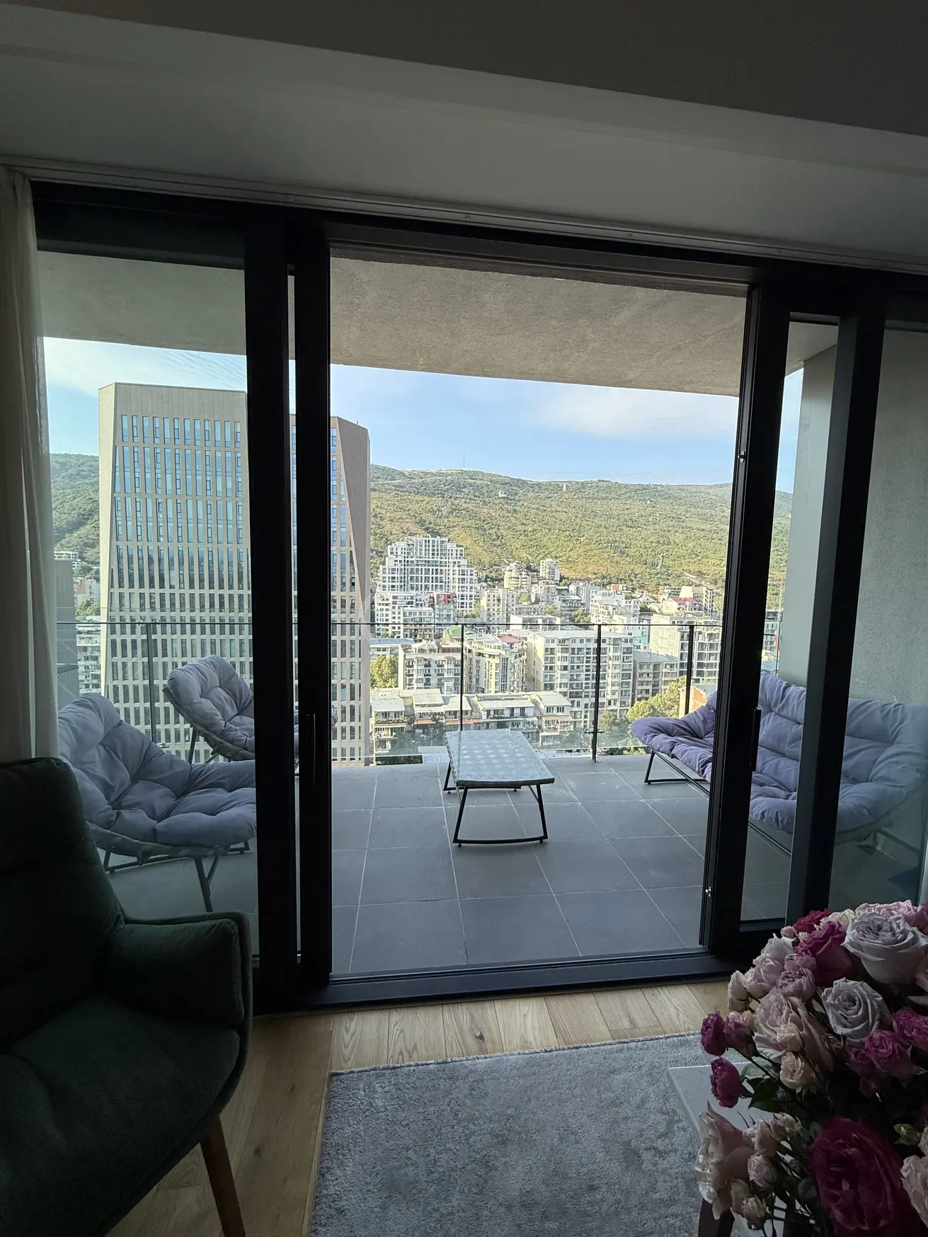  For Rent 2 room  Apartment in Vake dist.  in I. Chavchavadze Ave. 