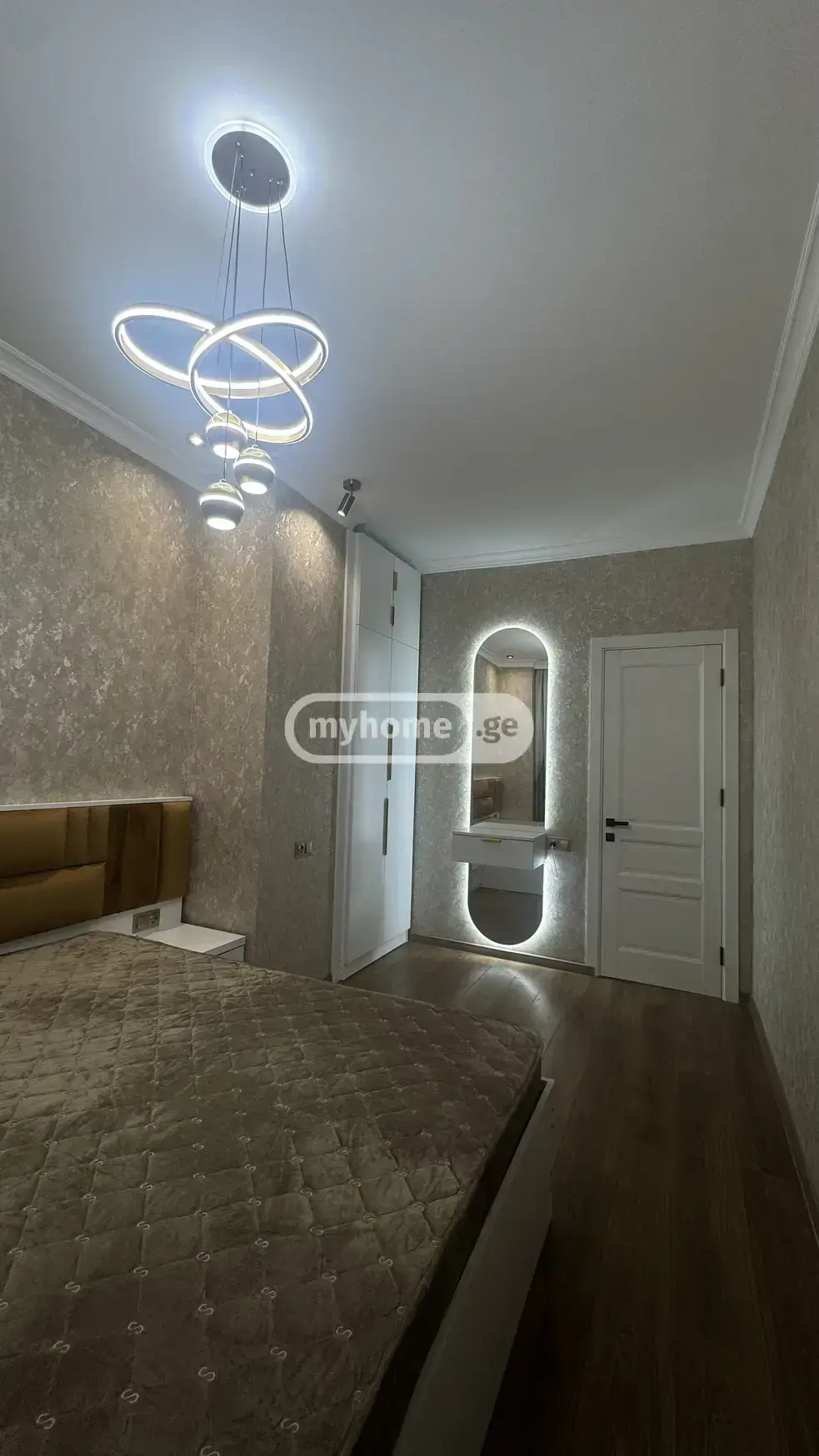  Сдаётся 4 комнатная  Квартира в Сабуртало  на ул. Бочоришвили 