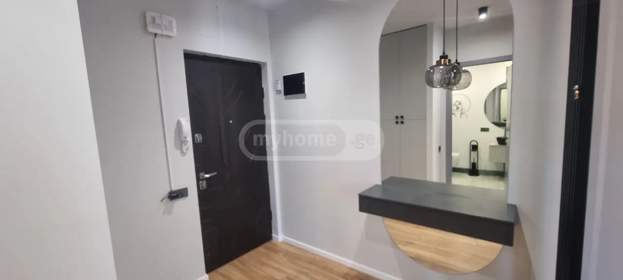  Сдаётся 3 комнатная  Квартира в Сабуртало  на ул. Миндели 