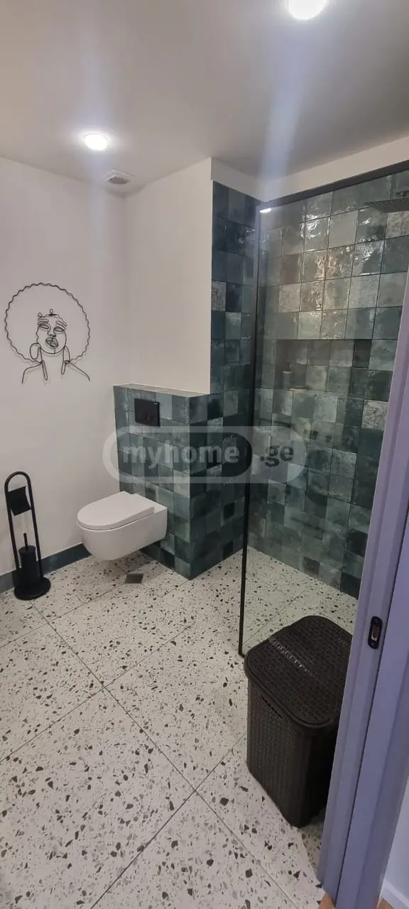  Сдаётся 3 комнатная  Квартира в Сабуртало  на ул. Миндели 