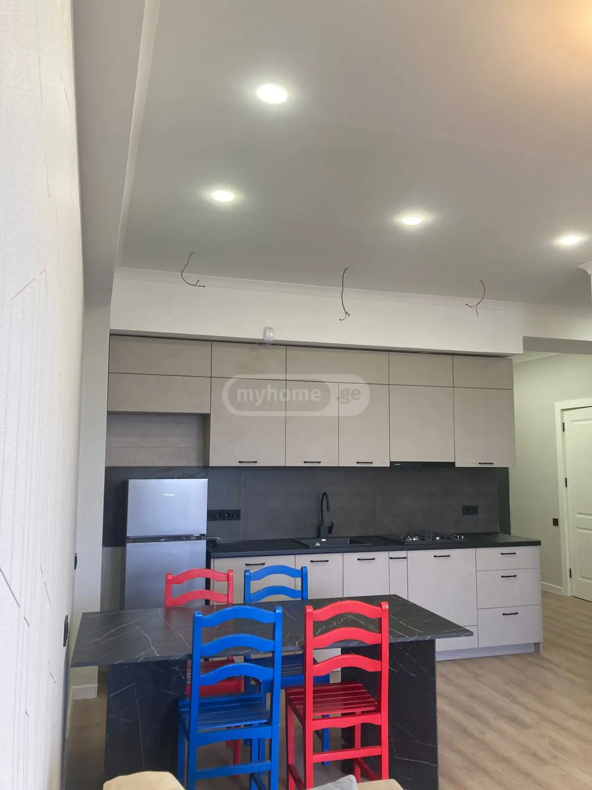  Продается 3 комнатная  Квартира на Озере Лиси