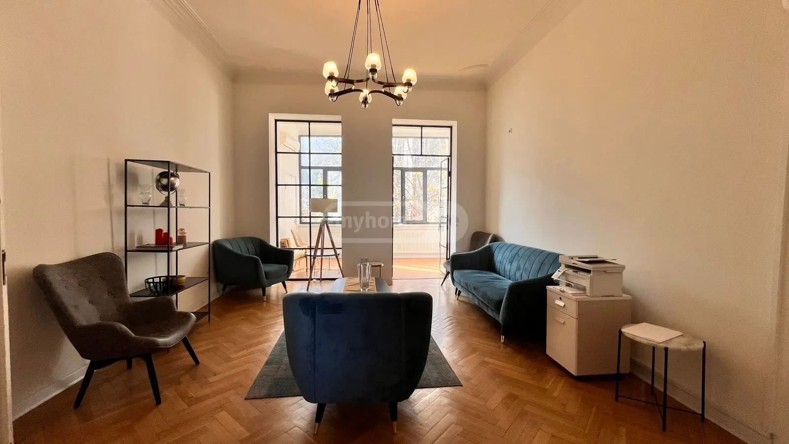  Сдаётся 135 m² площадь Коммерческая площадь на Вера  на ул. Киачели 