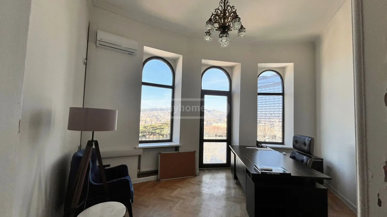  Сдаётся 135 m² площадь Коммерческая площадь на Вера  на ул. Киачели 