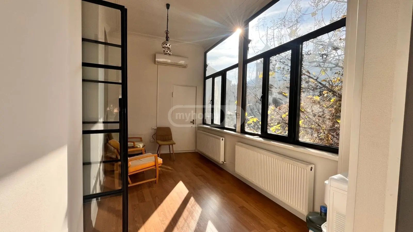  Сдаётся 135 m² площадь Коммерческая площадь на Вера  на ул. Киачели 