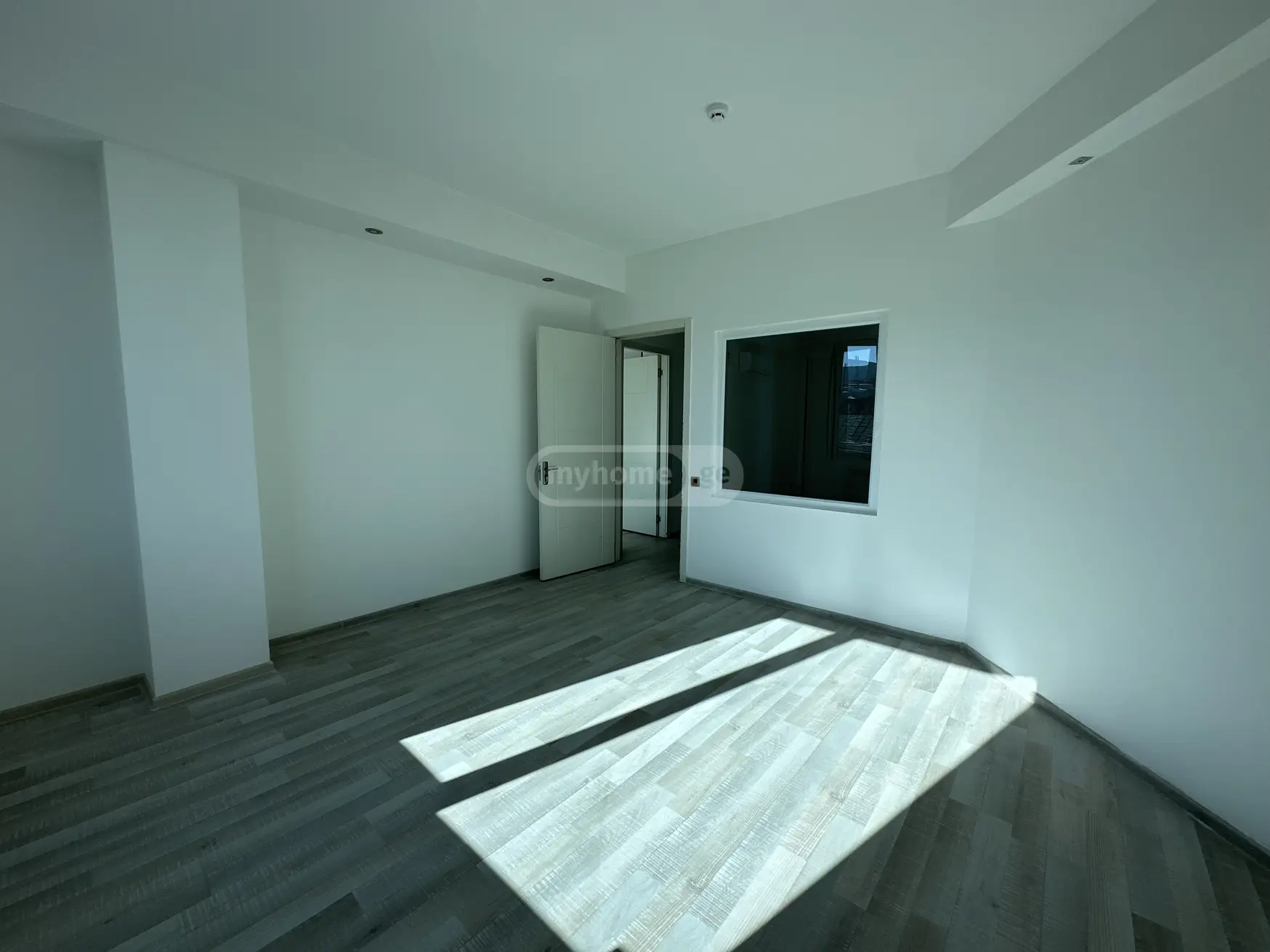  Сдаётся 250 m² площадь Офис в Сабуртало  на пр. Пекина 