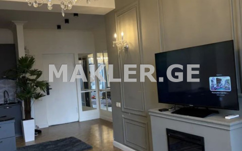  Продается 2 комнатная  Квартира в Исани  на ул. Ричарда Холбрука 