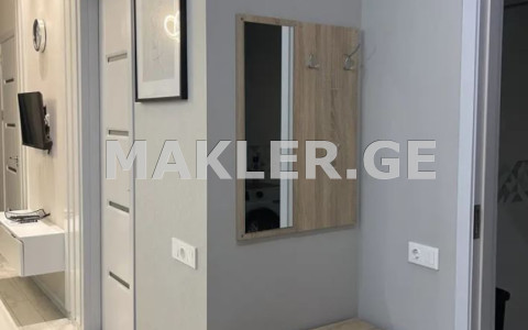  Продается 3 комнатная  Квартира в Исани  на ул. Ричарда Холбрука 