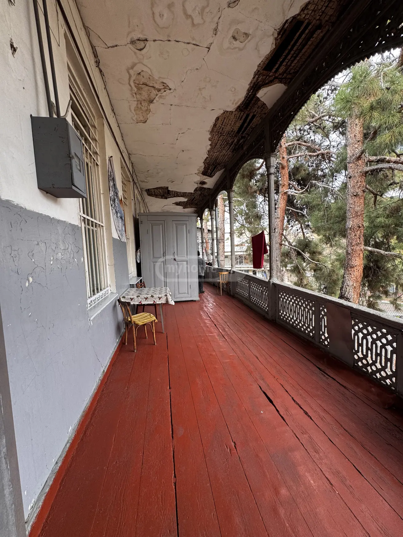  למכירה 3 חֶדֶר  דִירָה in Sololaki dist. (Old Tbilisi)  in Iashvili st. 
