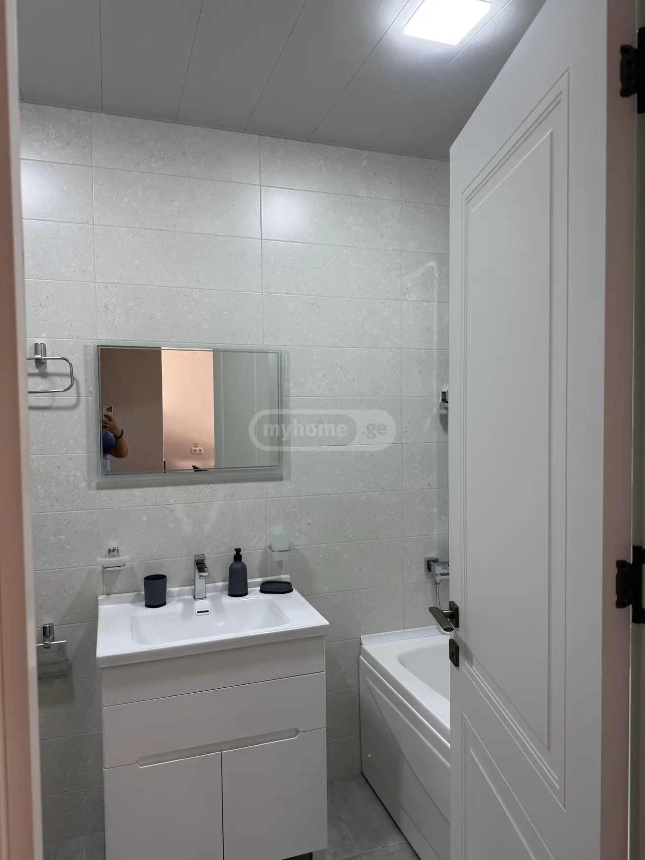  Сдаётся 2 комнатная  Квартира в Сабуртало  на ул. Шартава 