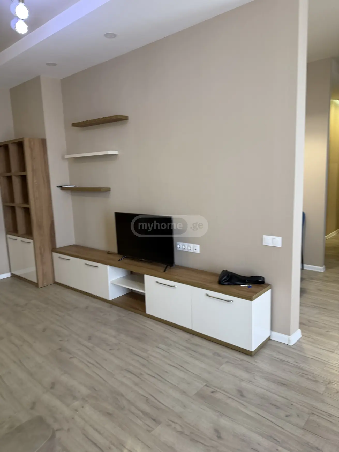  For Rent 3 room  Apartment in Saburtalo dist.  in Kavtaradze st. 