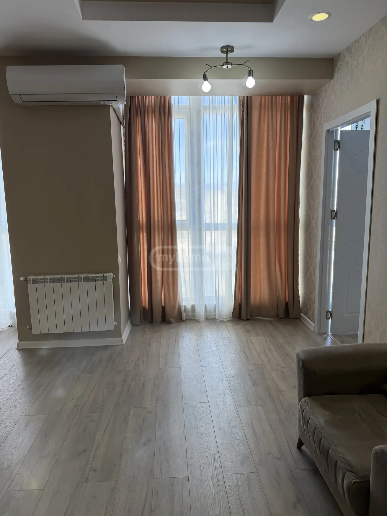  For Rent 3 room  Apartment in Saburtalo dist.  in Kavtaradze st. 