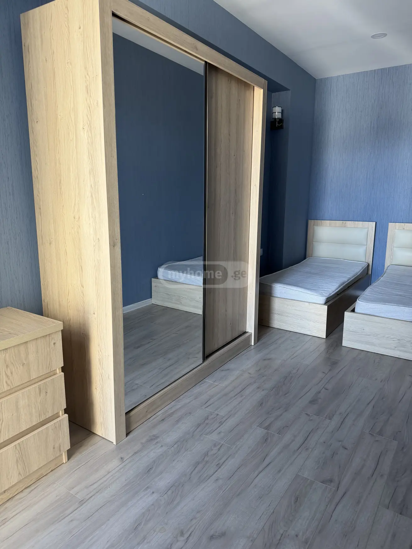  For Rent 3 room  Apartment in Saburtalo dist.  in Kavtaradze st. 