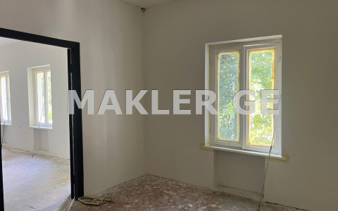  ქირავდება 150 m² ფართობის ოფისი საბურთალოზე  მიცკევიჩის ქუჩაზე 