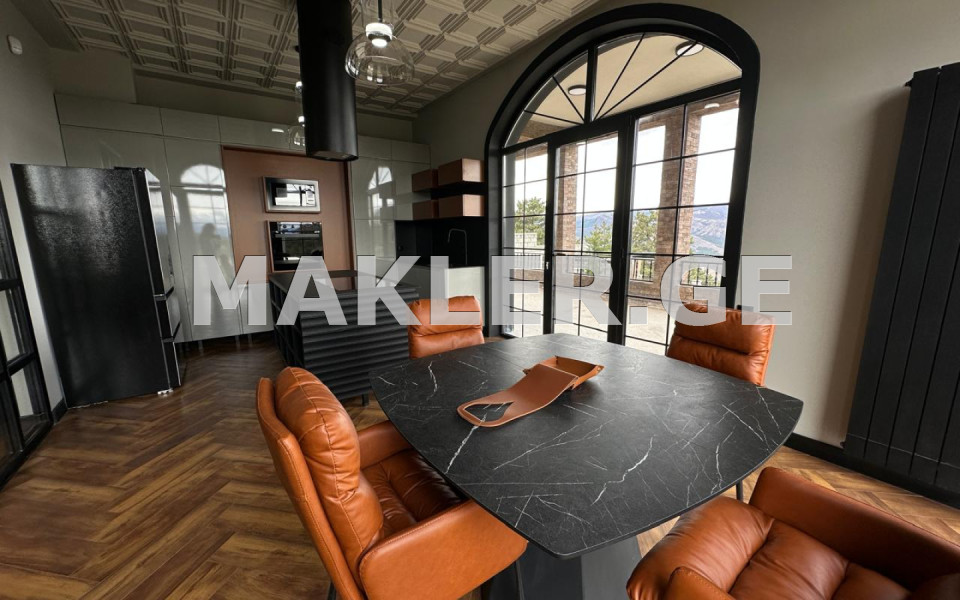  იყიდება 450 m² ფართობის საკუთარი სახლი წყნეთში