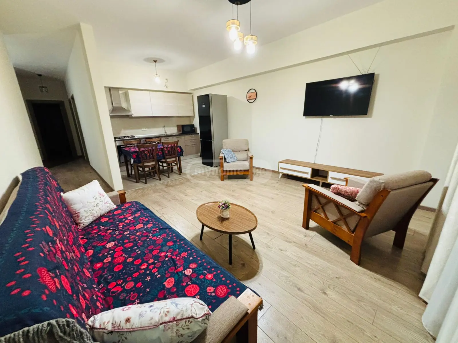  Продается 4 комнатная  Квартира в Сабуртало  на пр. Ал. Казбеги 