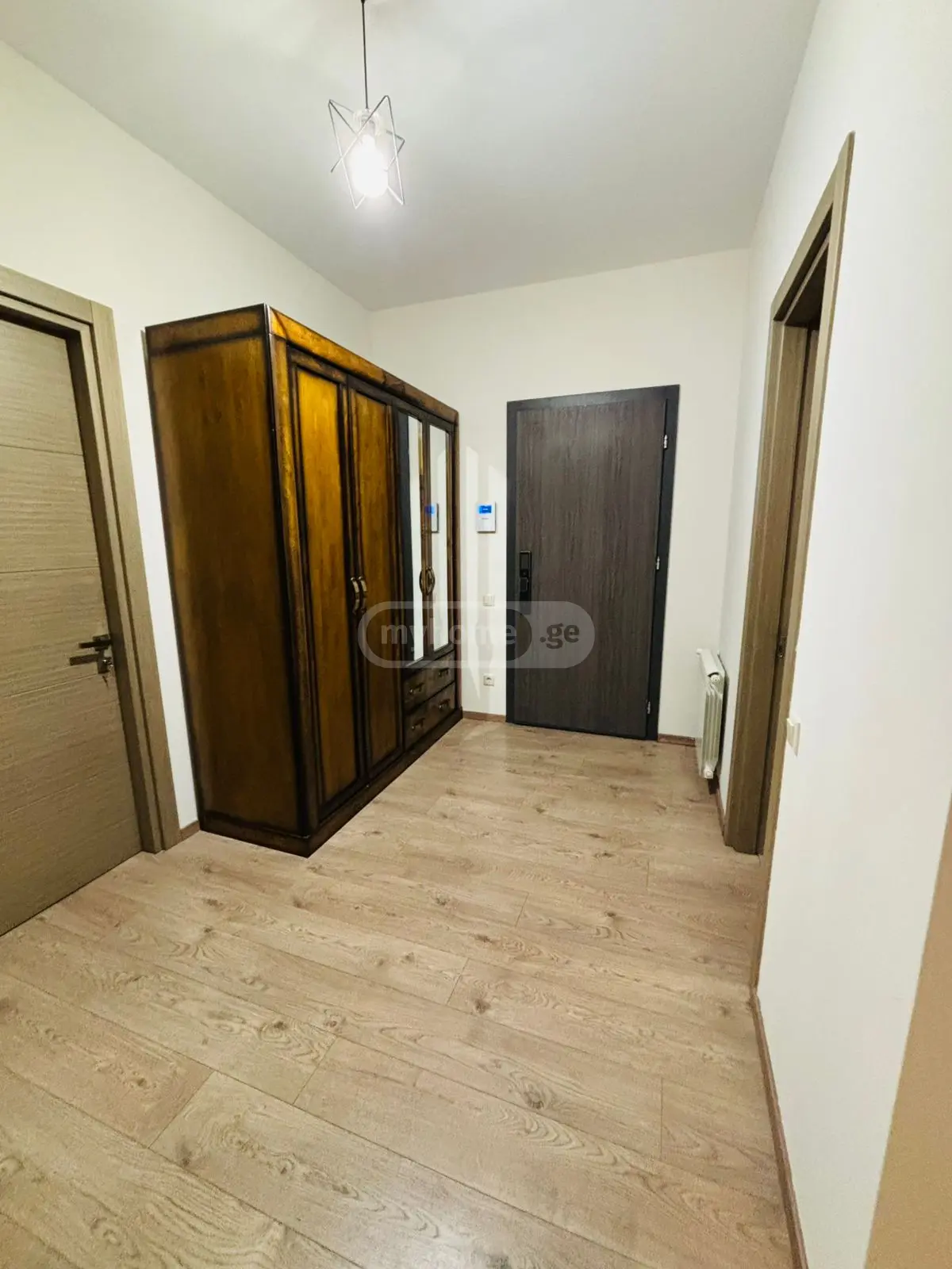  Продается 4 комнатная  Квартира в Сабуртало  на пр. Ал. Казбеги 