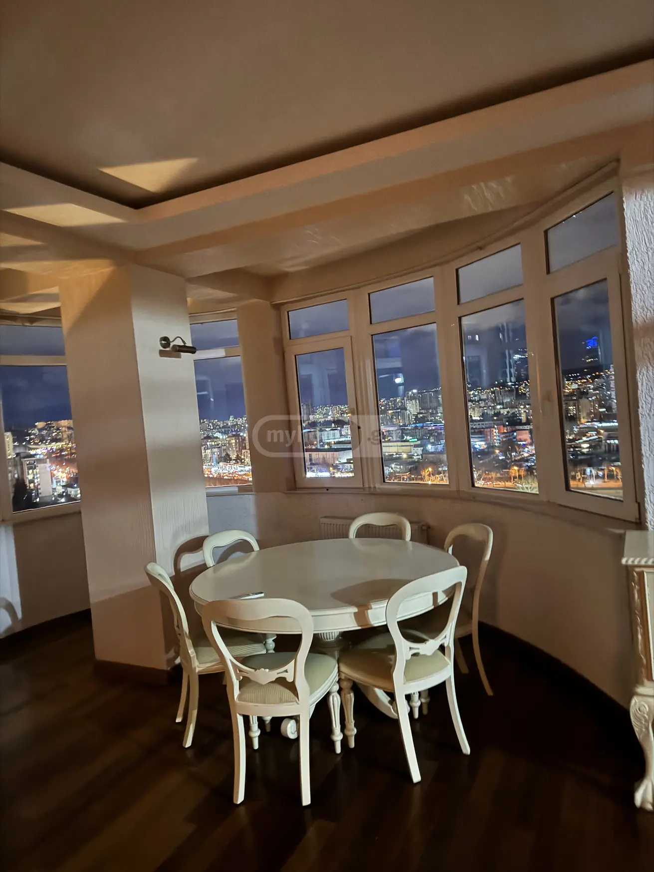  Сдаётся 2 комнатная  Квартира в Сабуртало  на ул. Готуа 