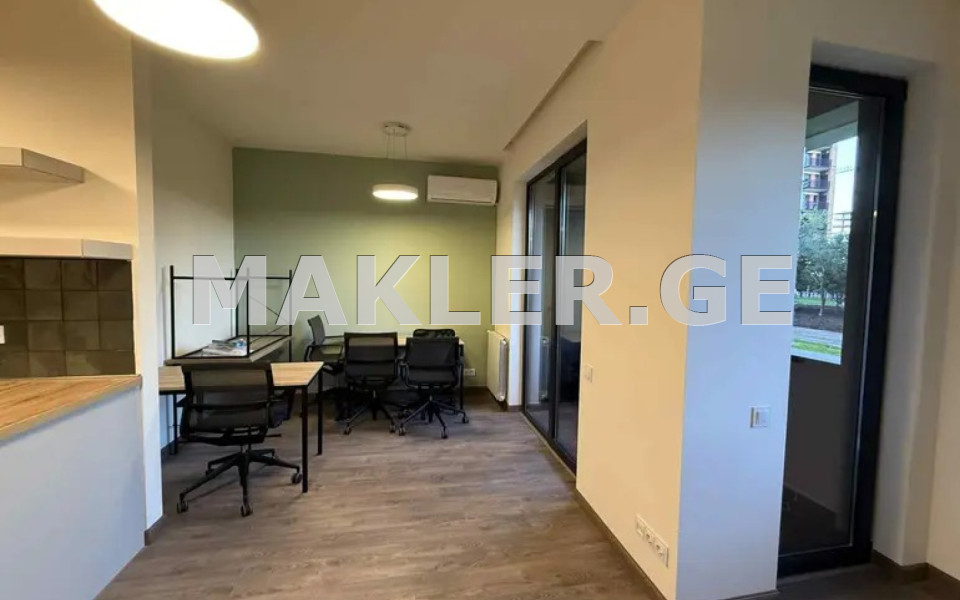  ქირავდება 43 m² ფართობის კომერციული ფართი საბურთალოზე  უნივერსიტეტის ქუჩაზე 