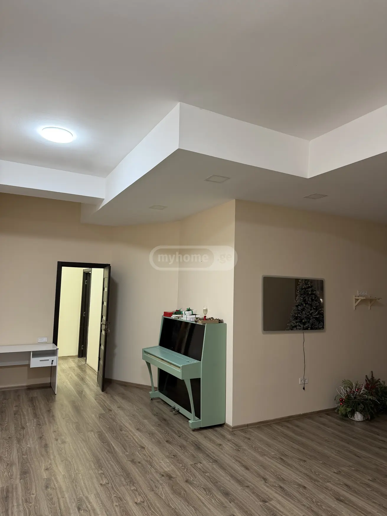  ქირავდება 183 m² ფართობის კომერციული ფართი ვაკეში  ი. ჭავჭავაძის გამზ. 