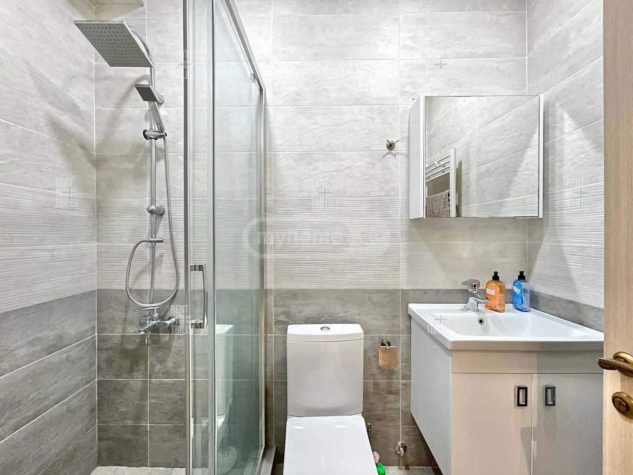  ქირავდება 3 ოთახიანი  ბინა ვაშლიჯვარში  მ. მაჭავარიანის ქუჩაზე 