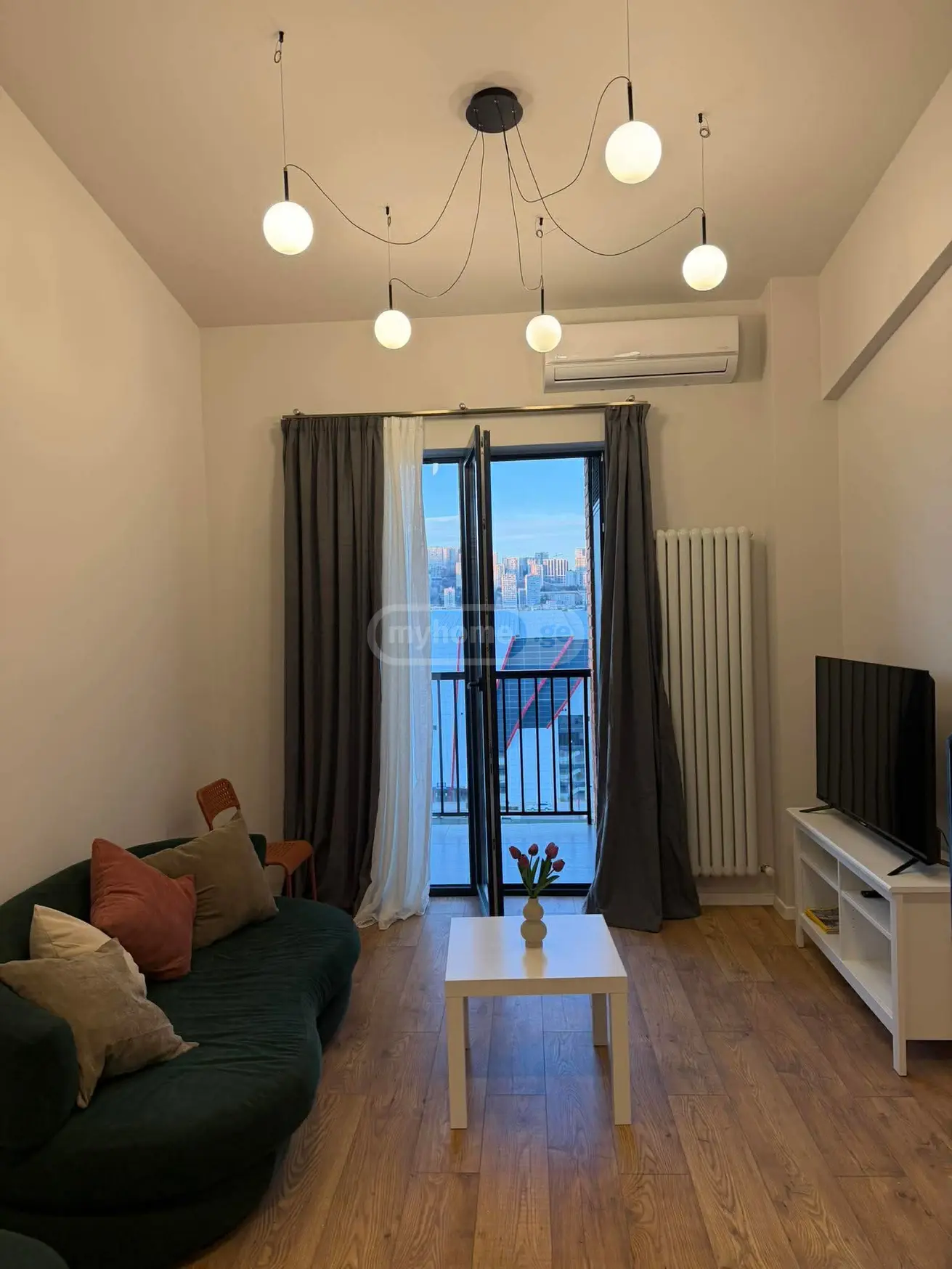  Сдаётся 2 комнатная  Квартира в Сабуртало  на ул. Университетская 