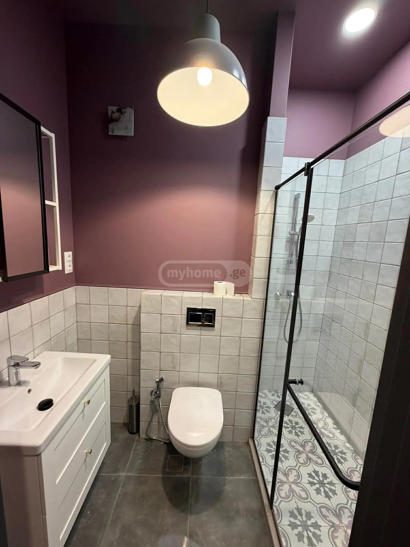  Сдаётся 2 комнатная  Квартира в Сабуртало  на ул. Университетская 