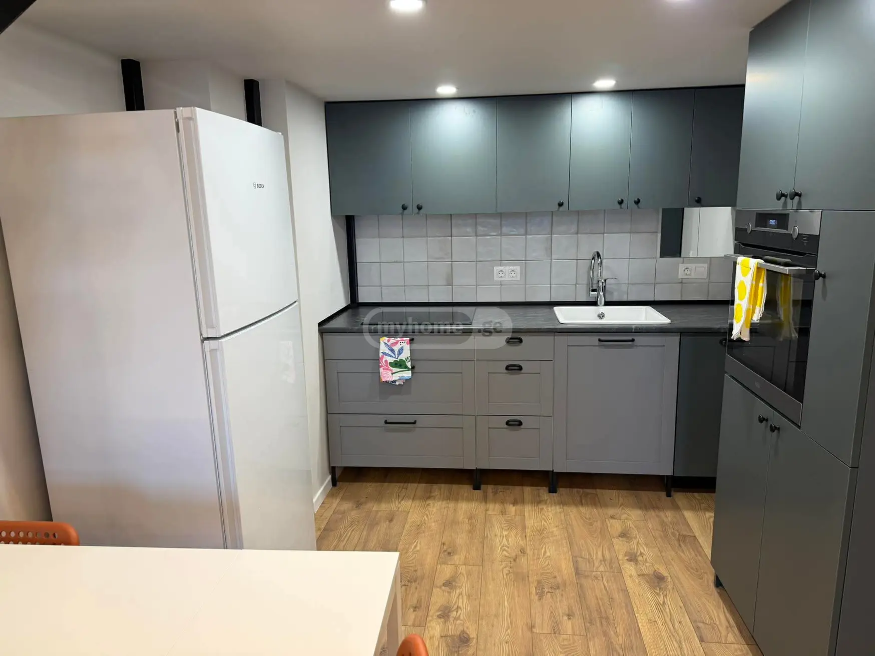  Сдаётся 2 комнатная  Квартира в Сабуртало  на ул. Университетская 