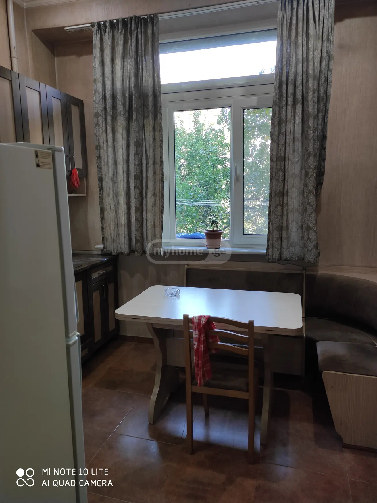  Продается 2 комнатная  Квартира на Вера  на ул. Костава 