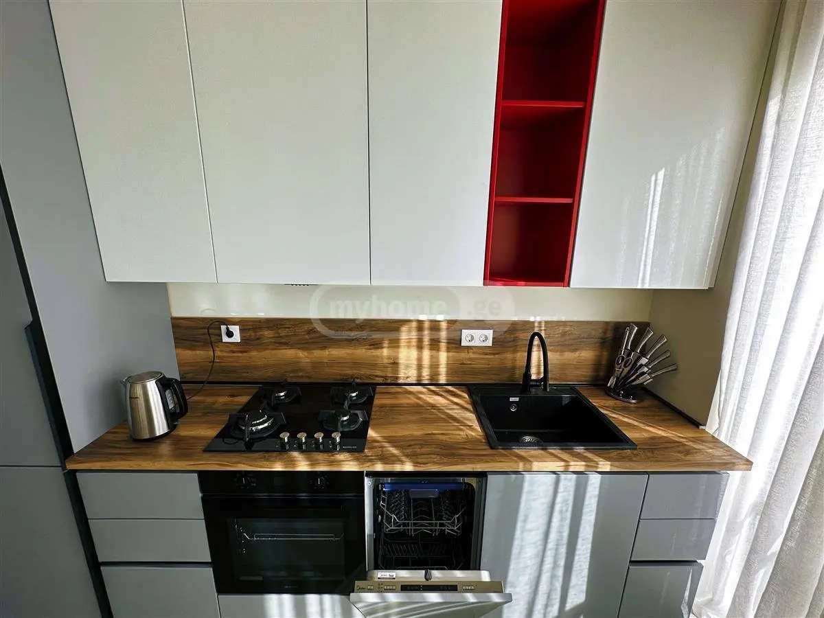  Сдаётся 2 комнатная  Квартира на Вера  на ул. И.Николадзе 