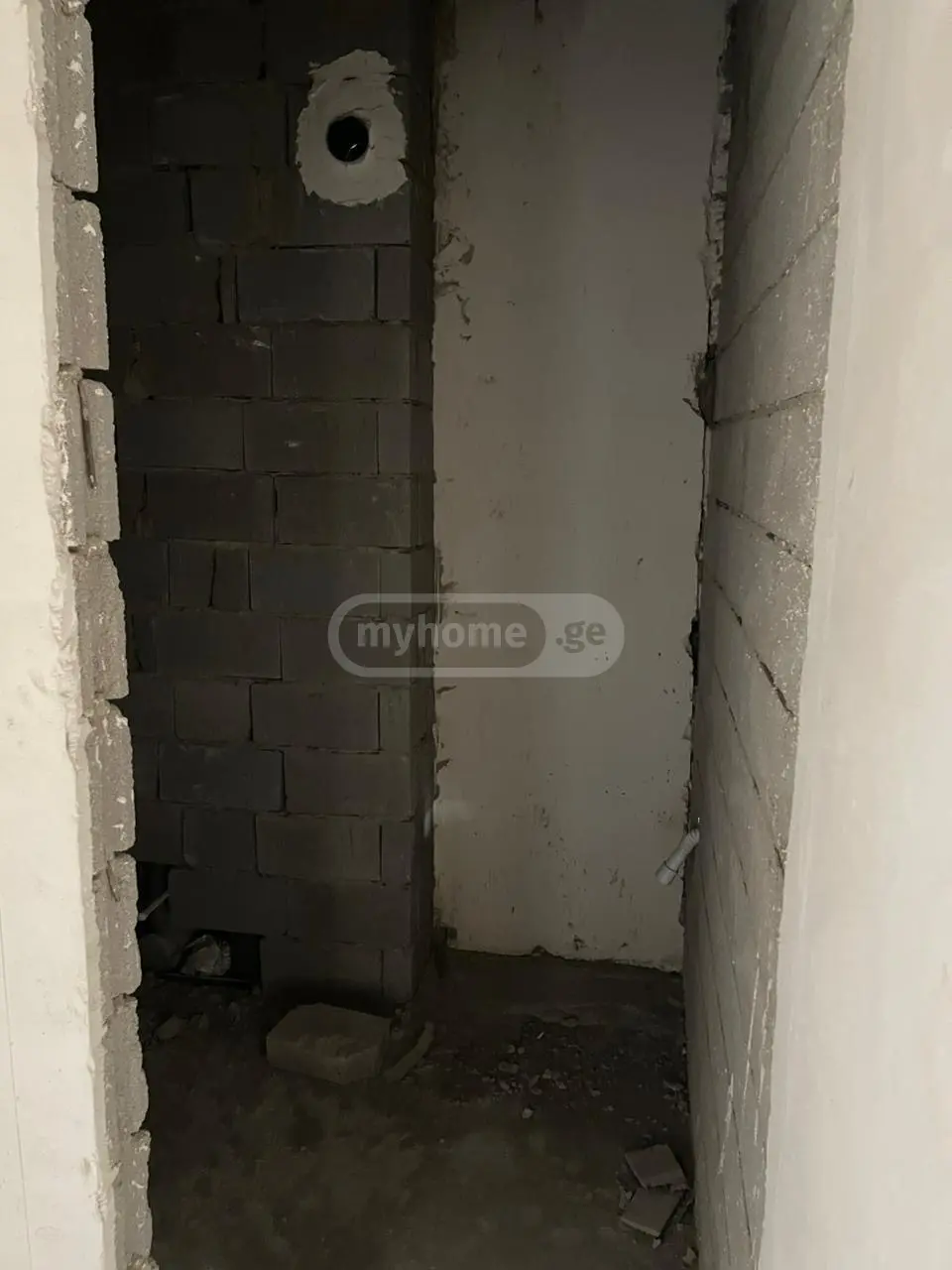  Продается 7 комнатная  Квартира в Исани  на ул. Бочорми 