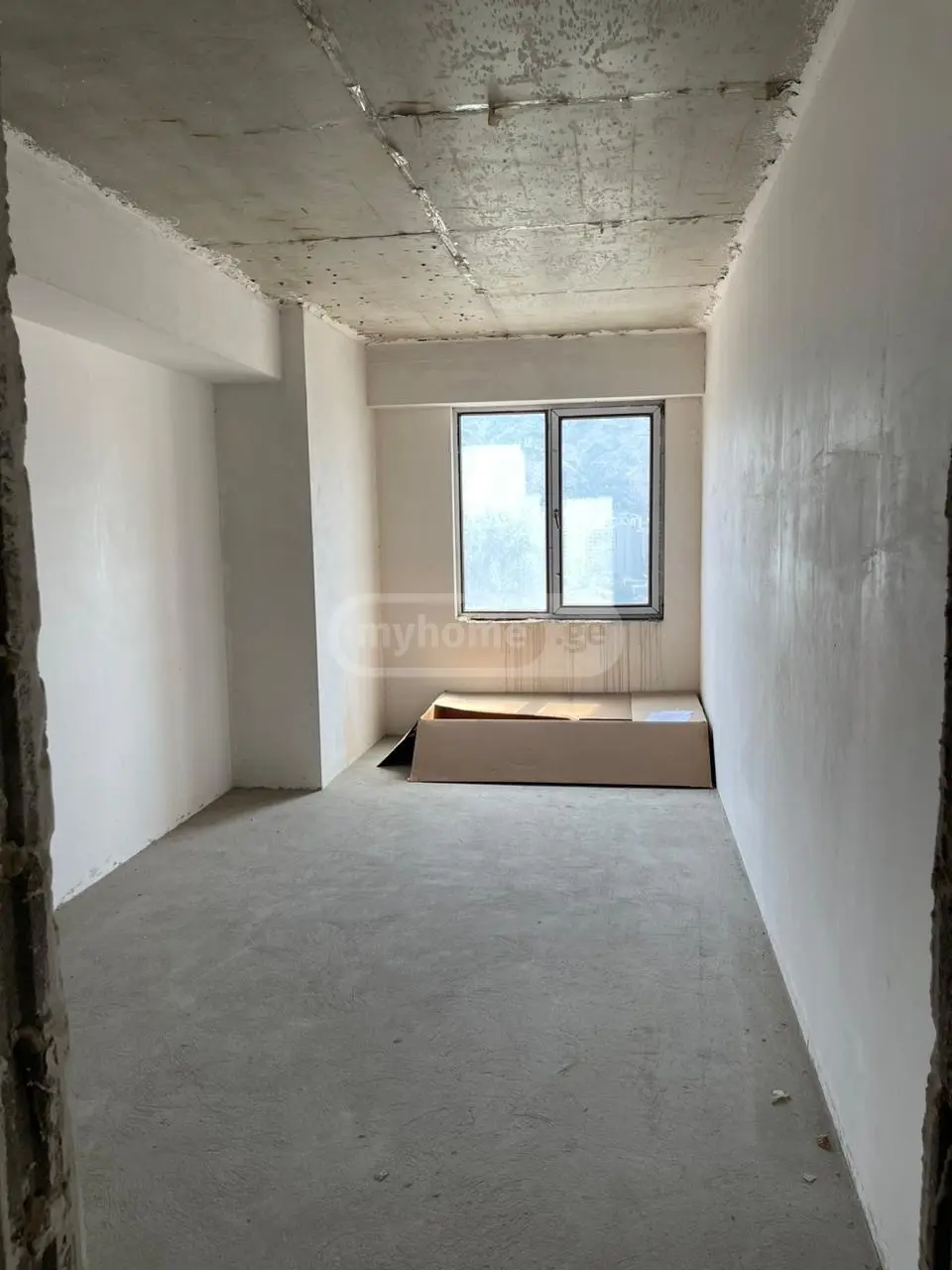  Продается 7 комнатная  Квартира в Исани  на ул. Бочорми 